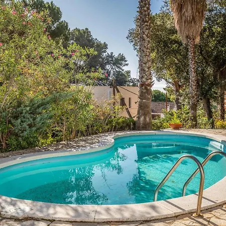 Vakantiehuis Nice In With 2 Bedrooms&outdoor Swimming Pool *