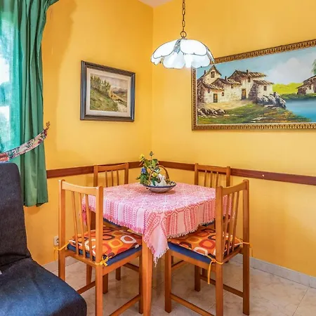 Holiday home Nice In With 2 Bedrooms And Outdoor Swimming Pool