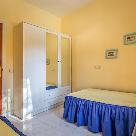 Nice In With 2 Bedrooms And Outdoor Swimming Pool *
