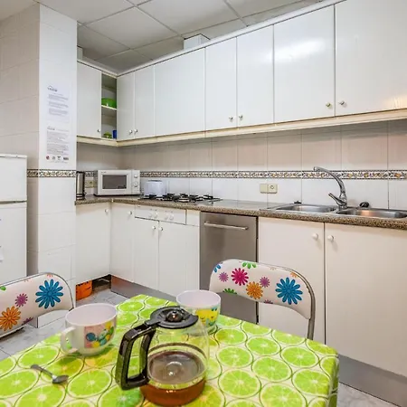 Nice In With 2 Bedrooms And Outdoor Swimming Pool Feriehus Lloret de Mar